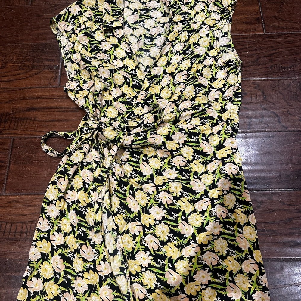 Urban‎ Outfitters Black and Yellow Floral Midi Wrap Dress size L